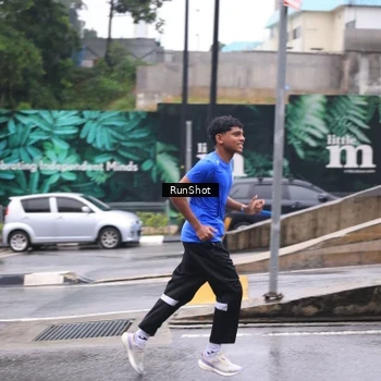 Runner Photo 7933972