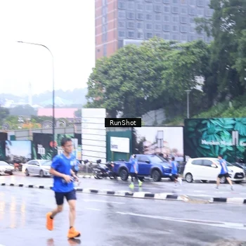 Runner Photo 7934020