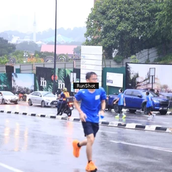 Runner Photo 7934022