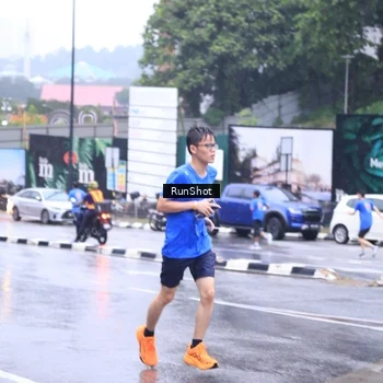Runner Photo 7934023