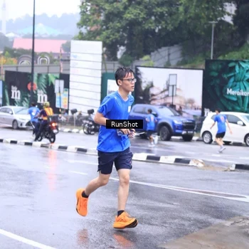 Runner Photo 7934024