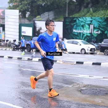 Runner Photo 7934031