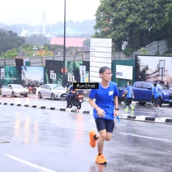 Runner Photo 7934045