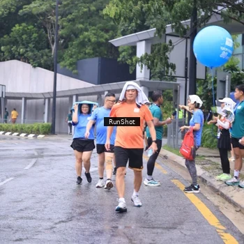 Runner Photo 7934055