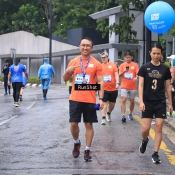 Runner Photo 7934174