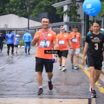 Runner Photo 7934210