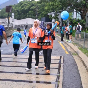 Runner Photo 7934243