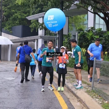 Runner Photo 7934283