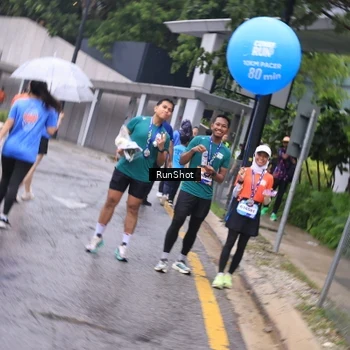Runner Photo 7934351