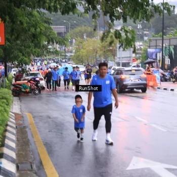 Runner Photo 7934521