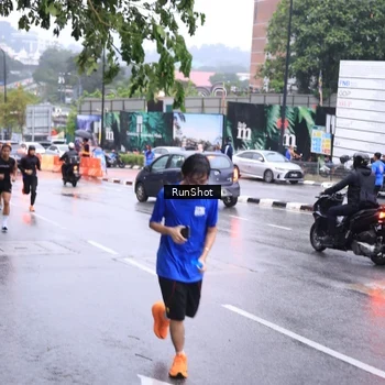 Runner Photo 7934585