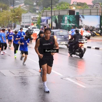 Runner Photo 7934604