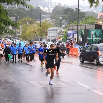 Runner Photo 7934611