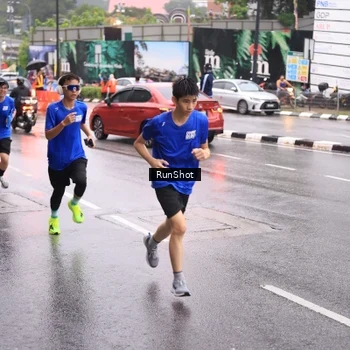 Runner Photo 7934637