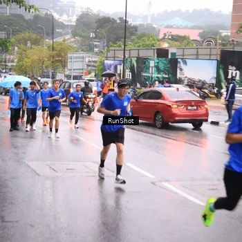 Runner Photo 7934645
