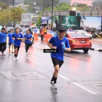 Runner Photo 7934651