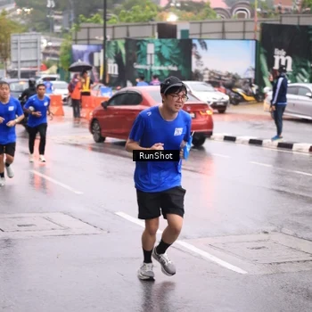 Runner Photo 7934652