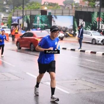 Runner Photo 7934655