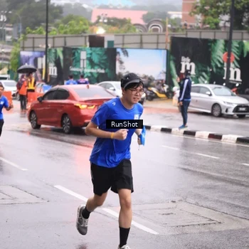 Runner Photo 7934656