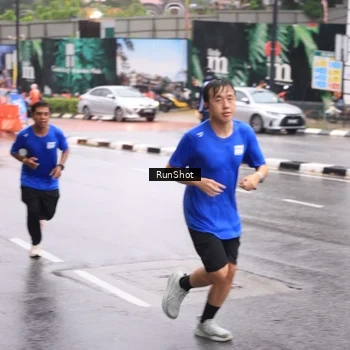 Runner Photo 7934659