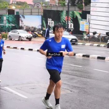 Runner Photo 7934661