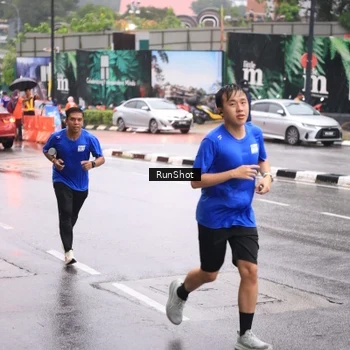 Runner Photo 7934667