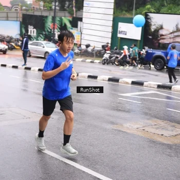 Runner Photo 7934669