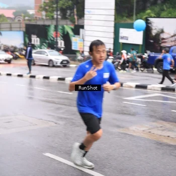 Runner Photo 7934673