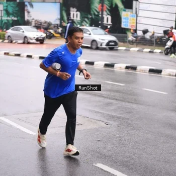 Runner Photo 7934680