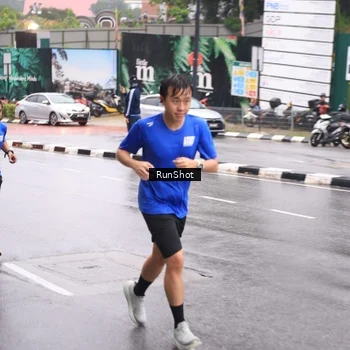 Runner Photo 7934682
