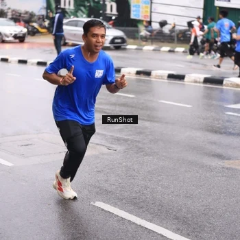 Runner Photo 7934684