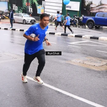 Runner Photo 7934690