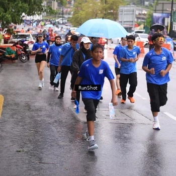 Runner Photo 7934699