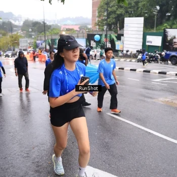 Runner Photo 7934746
