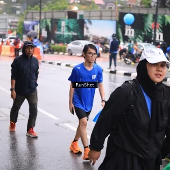 Runner Photo 7934765