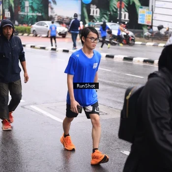 Runner Photo 7934769