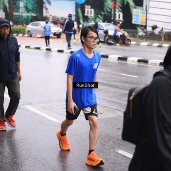 Runner Photo 7934770