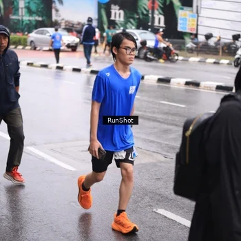 Runner Photo 7934771