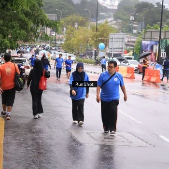 Runner Photo 7934875