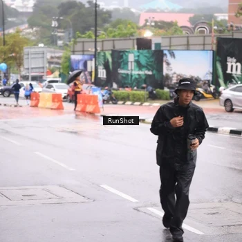 Runner Photo 7934937