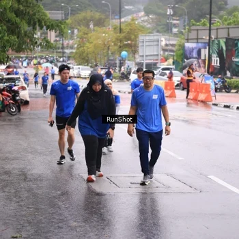 Runner Photo 7934963