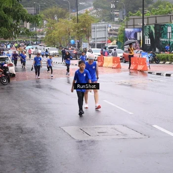 Runner Photo 7935002
