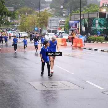 Runner Photo 7935003