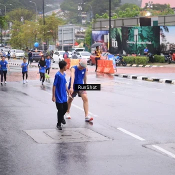 Runner Photo 7935005