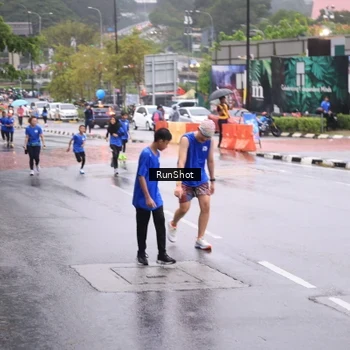Runner Photo 7935008