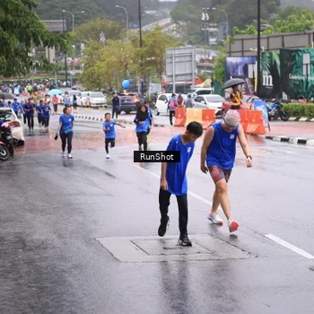 Runner Photo 7935011