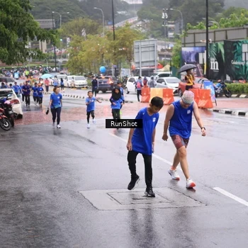 Runner Photo 7935013