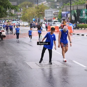 Runner Photo 7935015