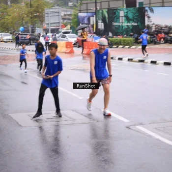 Runner Photo 7935018
