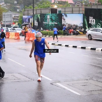 Runner Photo 7935024